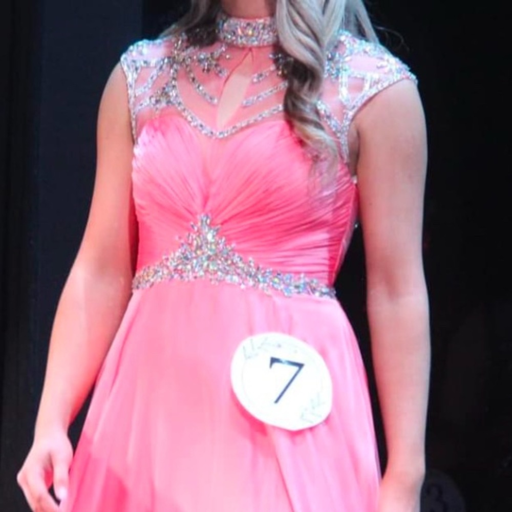 Rachel Allan size 6 
Worn once for pageant.
Coral